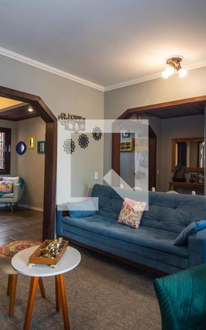 Casa à venda com 238m², 4 quartos e 2 vagas Casa à venda com 238m², 4 quartos e 2 vagasSala