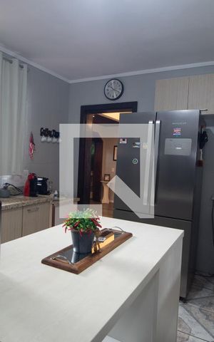 Casa à venda com 238m², 4 quartos e 2 vagas Casa à venda com 238m², 4 quartos e 2 vagasCozinha