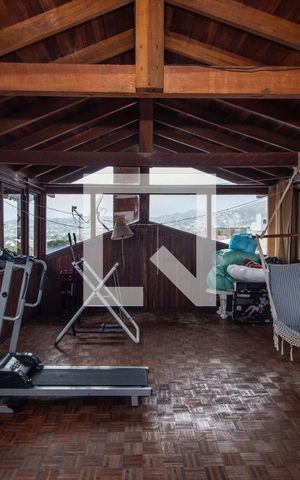 Casa à venda com 238m², 4 quartos e 2 vagas Casa à venda com 238m², 4 quartos e 2 vagasTerraço