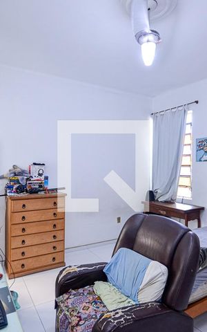 Casa à venda com 120m², 5 quartos e 3 vagas Casa à venda com 120m², 5 quartos e 3 vagasSuite