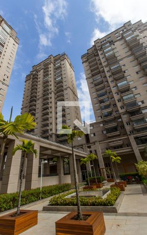 Apartamento para alugar com 200m², 3 quartos e 2 vagasFachada do bloco