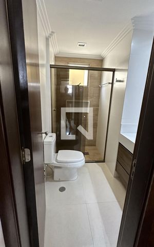 Apartamento para alugar com 90m², 2 quartos e 2 vagas Apartamento para alugar com 90m², 2 quartos e 2 vagasBanheiro Corredor