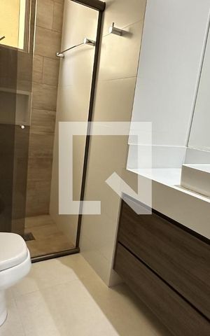 Apartamento para alugar com 90m², 2 quartos e 2 vagas Apartamento para alugar com 90m², 2 quartos e 2 vagasBanheiro Corredor