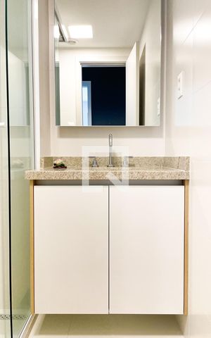 Apartamento à venda com 70m², 2 quartos e 1 vaga Apartamento à venda com 70m², 2 quartos e 1 vagaBanheiro