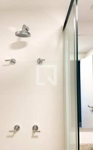 Apartamento à venda com 70m², 2 quartos e 1 vaga Apartamento à venda com 70m², 2 quartos e 1 vagaBanheiro