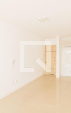 Apartamento à venda com 85m², 3 quartos e 2 vagas Apartamento à venda com 85m², 3 quartos e 2 vagasSala