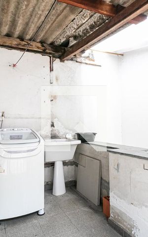 Casa à venda com 200m², 3 quartos e 3 vagas Casa à venda com 200m², 3 quartos e 3 vagasÁrea de Serviço