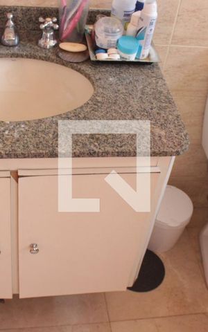 Casa à venda com 104m², 3 quartos e 2 vagasBanheiro 1