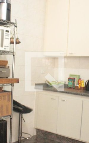 Casa à venda com 104m², 3 quartos e 2 vagasCozinha - Armários