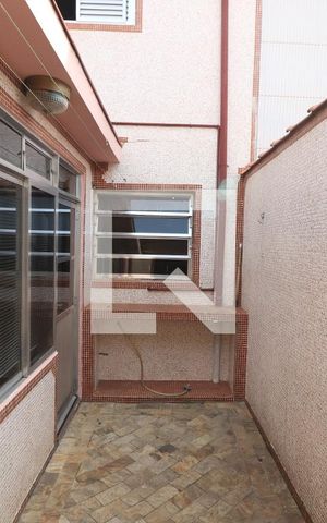 Casa à venda com 143m², 2 quartos e 1 vagaÁrea de Serviço