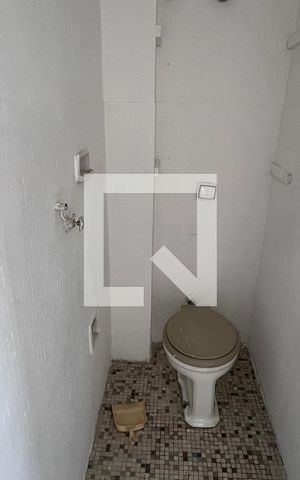 Apartamento para alugar com 83m², 2 quartos e 1 vaga Apartamento para alugar com 83m², 2 quartos e 1 vagaBanheiro de serviço