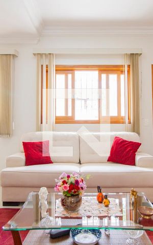 Casa à venda com 155m², 3 quartos e 2 vagasSala