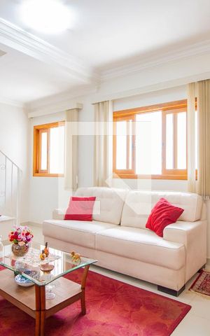 Casa à venda com 155m², 3 quartos e 2 vagasSala