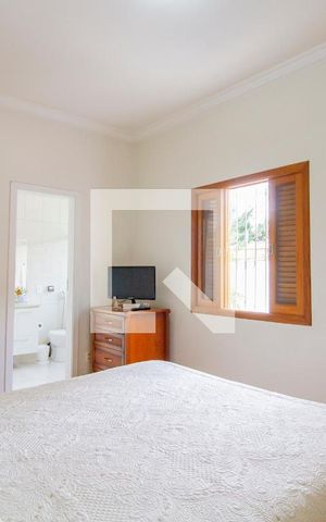 Casa à venda com 155m², 3 quartos e 2 vagasSuíte