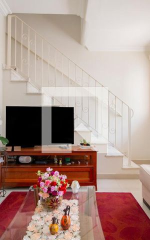 Casa à venda com 155m², 3 quartos e 2 vagasSala