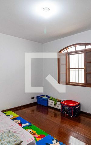 Casa à venda com 230m², 3 quartos e 4 vagas Casa à venda com 230m², 3 quartos e 4 vagasSuite 03