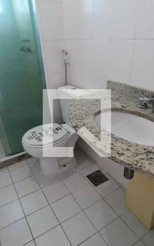 Apartamento à venda com 77m², 2 quartos e 1 vagaBanheiro da suíte principal