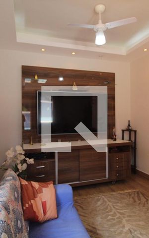Casa à venda com 385m², 4 quartos e 4 vagas Casa à venda com 385m², 4 quartos e 4 vagasSala