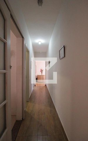 Casa à venda com 385m², 4 quartos e 4 vagas Casa à venda com 385m², 4 quartos e 4 vagasCorredor