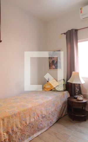 Casa à venda com 385m², 4 quartos e 4 vagas Casa à venda com 385m², 4 quartos e 4 vagasQuarto 2