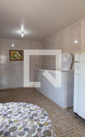 Casa à venda com 385m², 4 quartos e 4 vagas Casa à venda com 385m², 4 quartos e 4 vagasEdícula