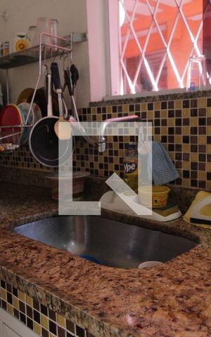 Casa à venda com 385m², 4 quartos e 4 vagas Casa à venda com 385m², 4 quartos e 4 vagasCoziinha