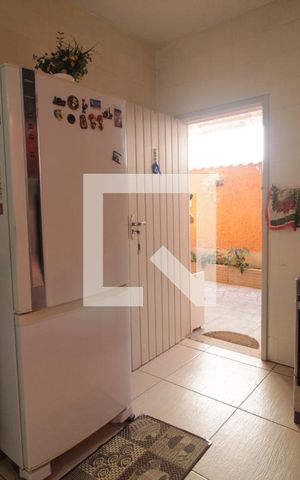 Casa à venda com 385m², 4 quartos e 4 vagas Casa à venda com 385m², 4 quartos e 4 vagasCoziinha