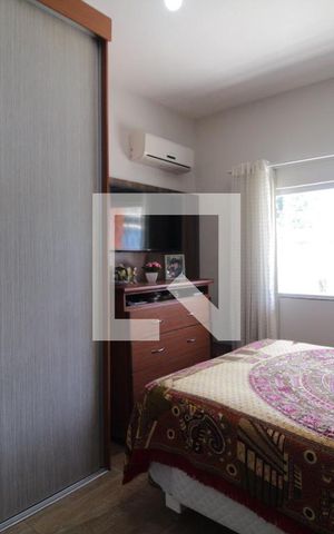Casa à venda com 385m², 4 quartos e 4 vagas Casa à venda com 385m², 4 quartos e 4 vagasSuíte