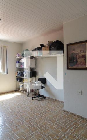 Casa à venda com 385m², 4 quartos e 4 vagas Casa à venda com 385m², 4 quartos e 4 vagasEdícula