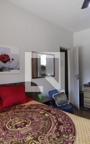 Casa à venda com 385m², 4 quartos e 4 vagas Casa à venda com 385m², 4 quartos e 4 vagasSuíte
