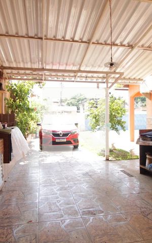 Casa à venda com 385m², 4 quartos e 4 vagas Casa à venda com 385m², 4 quartos e 4 vagasÁrea externa