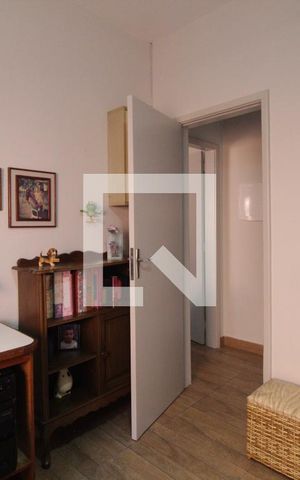 Casa à venda com 385m², 4 quartos e 4 vagas Casa à venda com 385m², 4 quartos e 4 vagasQuarto 2