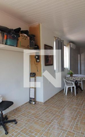Casa à venda com 385m², 4 quartos e 4 vagas Casa à venda com 385m², 4 quartos e 4 vagasEdícula