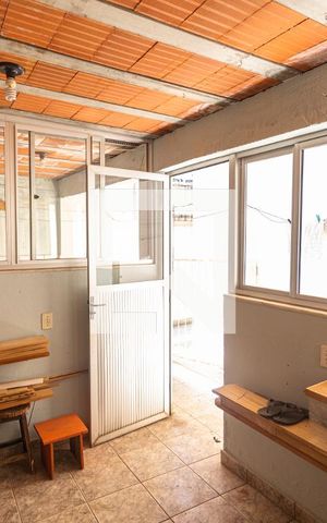 Casa à venda com 200m², 4 quartos e 4 vagas Casa à venda com 200m², 4 quartos e 4 vagasAteliê