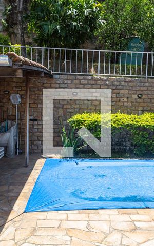 Casa à venda com 200m², 4 quartos e 4 vagas Casa à venda com 200m², 4 quartos e 4 vagasEspaço Gourmet