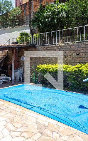 Casa à venda com 200m², 4 quartos e 4 vagas Casa à venda com 200m², 4 quartos e 4 vagasEspaço Gourmet