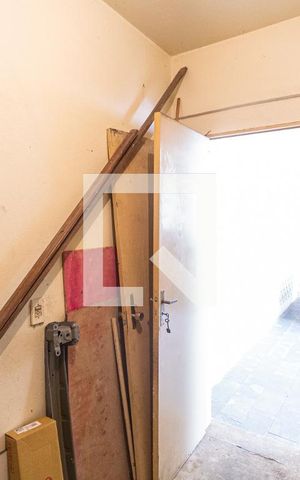 Casa à venda com 200m², 4 quartos e 4 vagas Casa à venda com 200m², 4 quartos e 4 vagasQuarto de Despejo 2