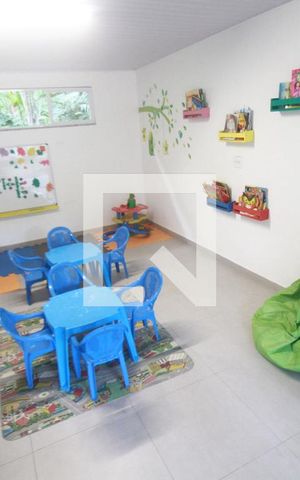 Casa de condomínio à venda com 308m², 4 quartos e 2 vagasÁrea comum - Brinquedoteca