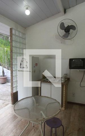 Casa de condomínio à venda com 308m², 4 quartos e 2 vagasÁrea Churrasqueira
