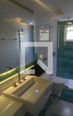 Casa de condomínio à venda com 308m², 4 quartos e 2 vagasBanheiro Social