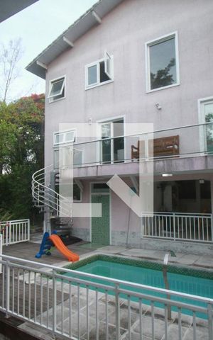 Casa de condomínio à venda com 308m², 4 quartos e 2 vagasVista da Edícula