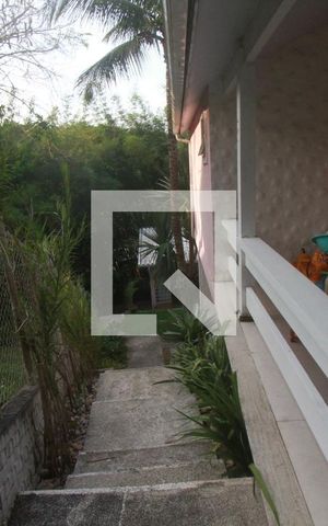 Casa de condomínio à venda com 308m², 4 quartos e 2 vagasQuintal e entrada
