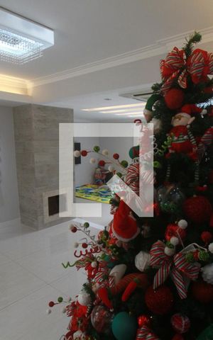 Casa de condomínio à venda com 308m², 4 quartos e 2 vagasSala