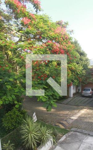 Casa de condomínio à venda com 308m², 4 quartos e 2 vagasVista Suite 2