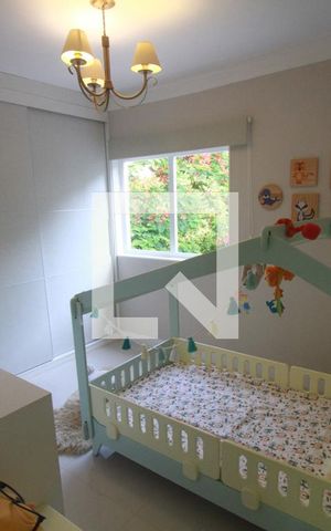 Casa de condomínio à venda com 308m², 4 quartos e 2 vagasSuíte 2