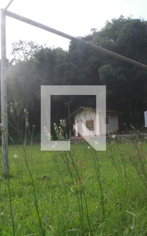 Casa de condomínio à venda com 308m², 4 quartos e 2 vagasÁrea comum - Área verde com campo de Futebol