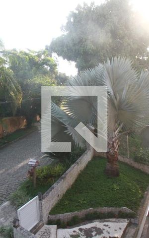 Casa de condomínio à venda com 308m², 4 quartos e 2 vagasVista Suite 2