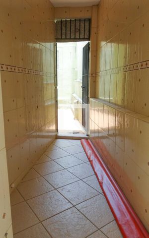 Casa à venda com 194m², 3 quartos e 3 vagas Casa à venda com 194m², 3 quartos e 3 vagasCorredor