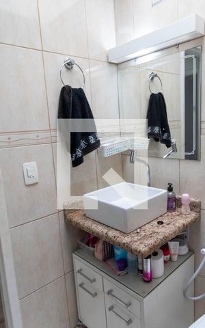 Casa à venda com 90m², 2 quartos e 1 vaga Casa à venda com 90m², 2 quartos e 1 vagaBanheiro