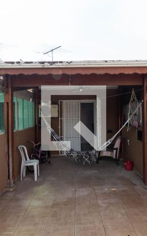 Casa à venda com 90m², 2 quartos e 1 vaga Casa à venda com 90m², 2 quartos e 1 vagaVaranda